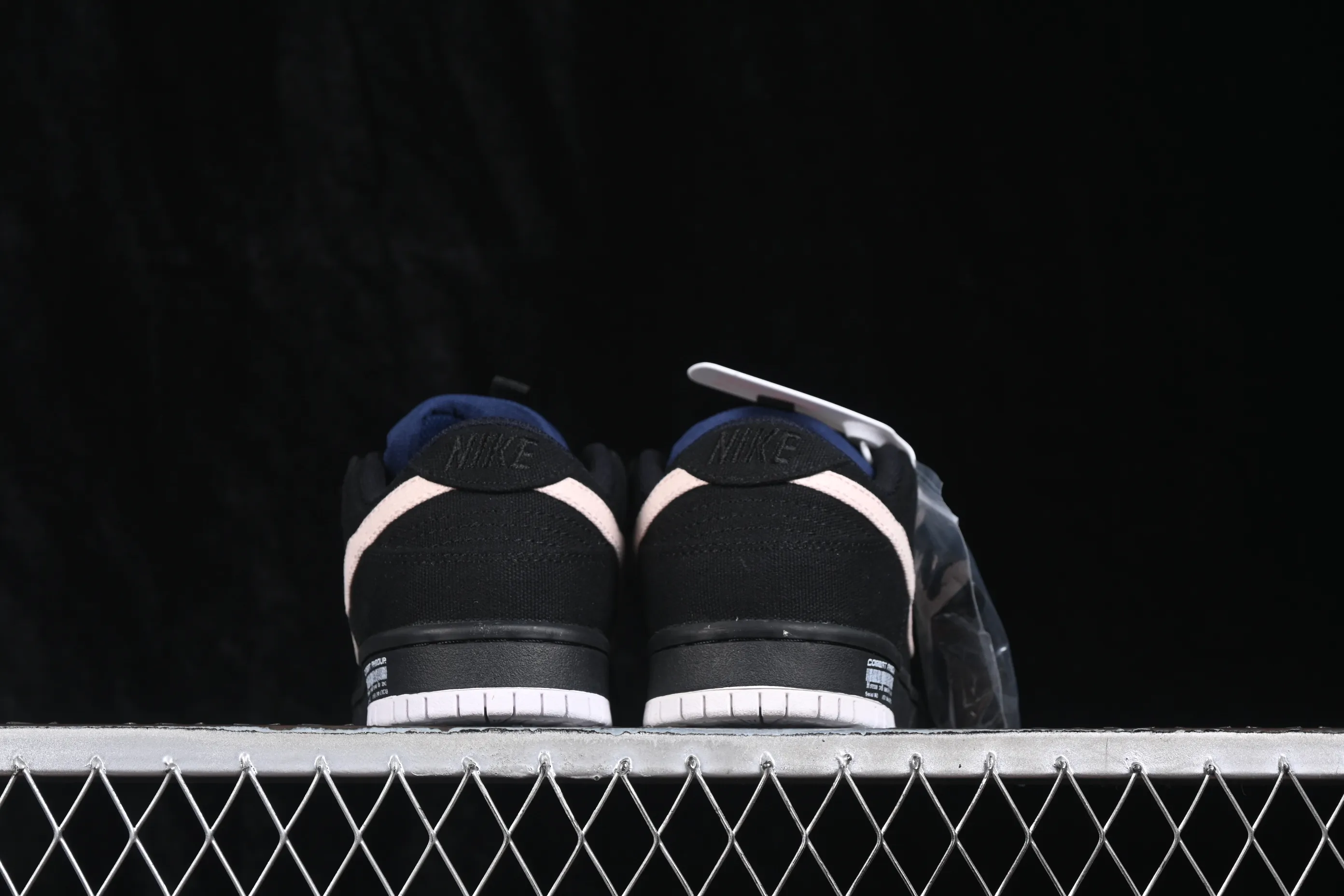 All categories Nk SB Dunk series Nk SB Dunk Low low-top sneakers Nike SB Dunk Low canvas splicing SB low-top casual sneakers DX6775-400